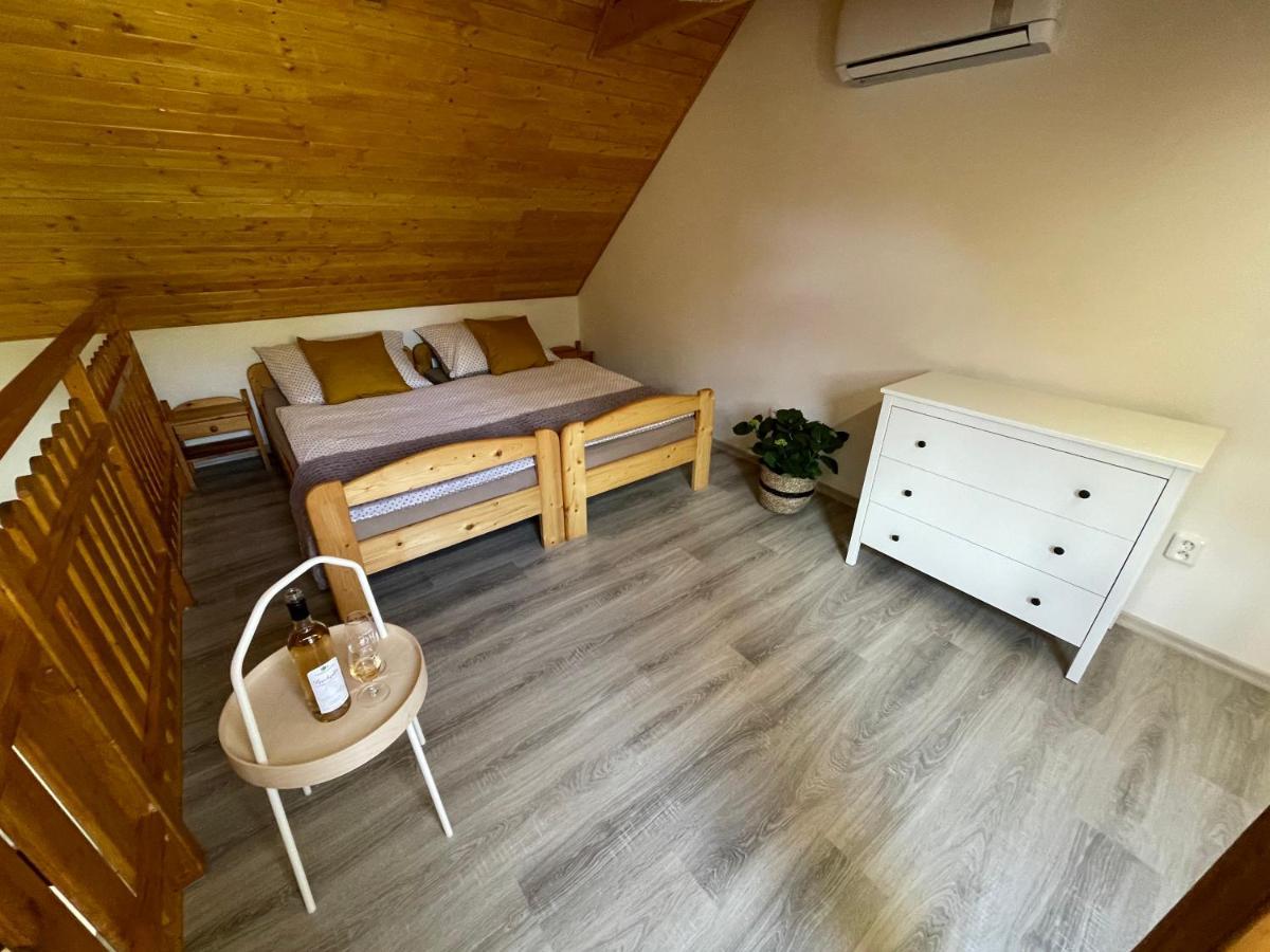 Vinny Sklep U Mna Mutěnice Eksteriør bilde