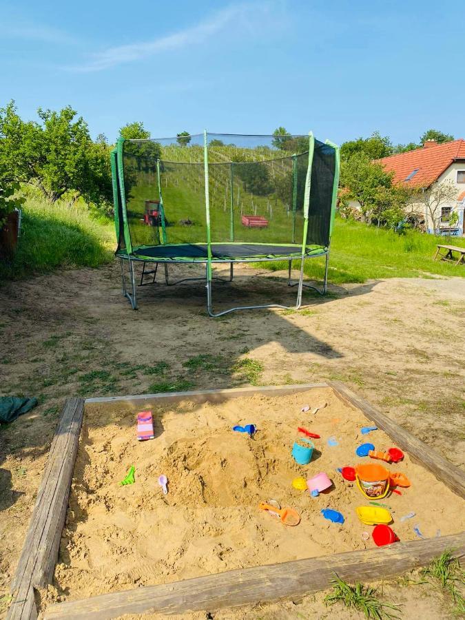 Vinny Sklep U Mna Mutěnice Eksteriør bilde
